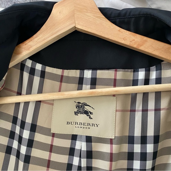 BURBERRY | Black signature trench coat - Picture 2 of 10